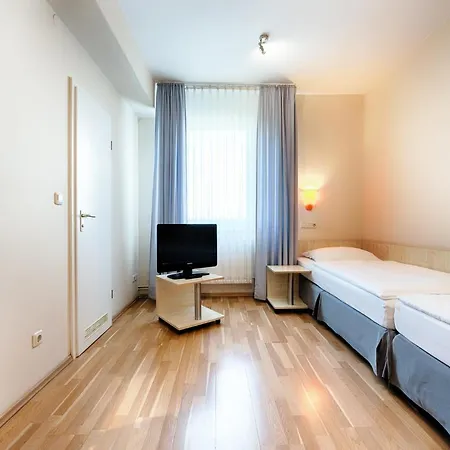 Hotel Enjoy Messe