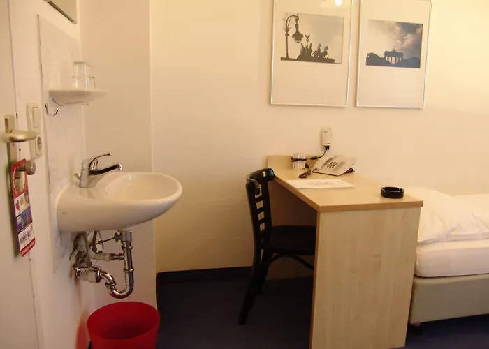 Enjoy Messe Hotel 3*