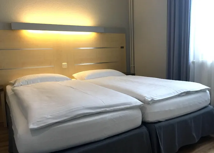 Hotel Enjoy Messe 3*