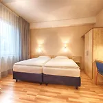 エンジョイ シティ メッセ ホテル 3*