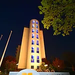 エンジョイ シティ メッセ ホテル 3*