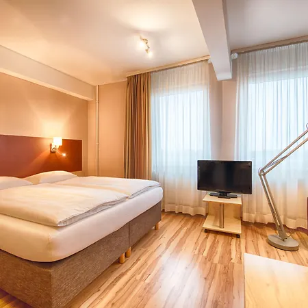 Hotel Enjoy Messe 3*