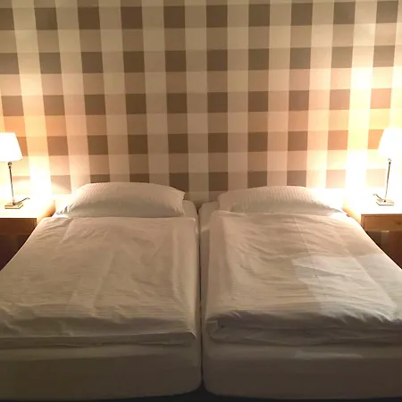 Hotel Enjoy Messe 3*