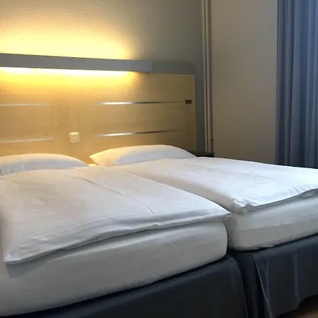 Hotel Enjoy Messe 3*