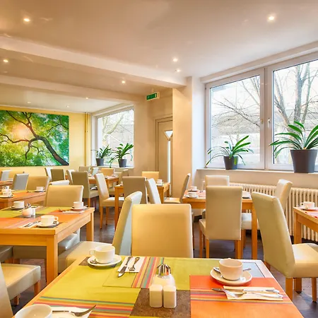 Enjoy Messe Hotel 3*