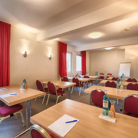 Hotel Enjoy Messe 3*